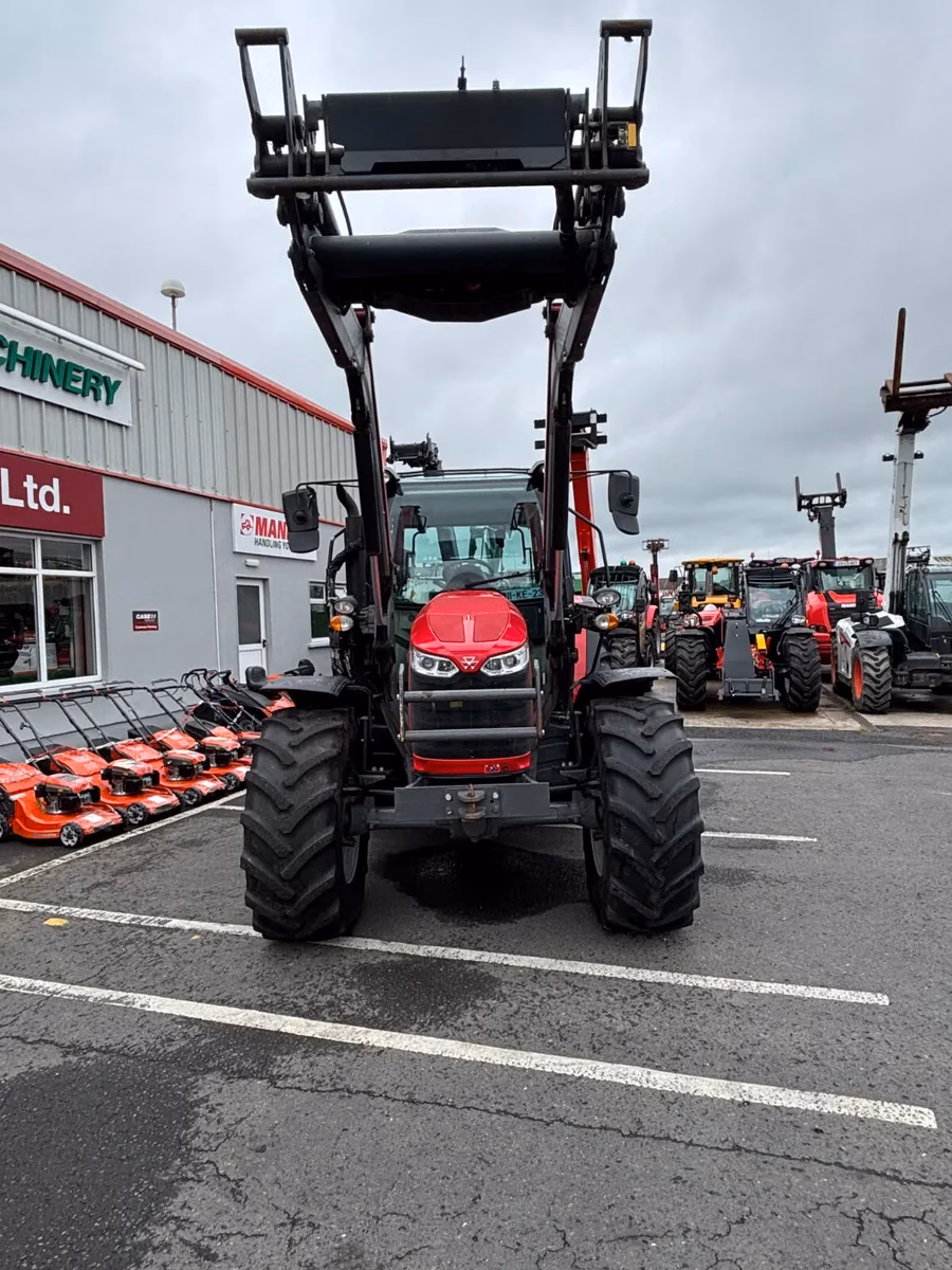 Used 2021 Massey Ferguson 5711 M Tractor with Quicke Q4 Loader for Sale - Image 8