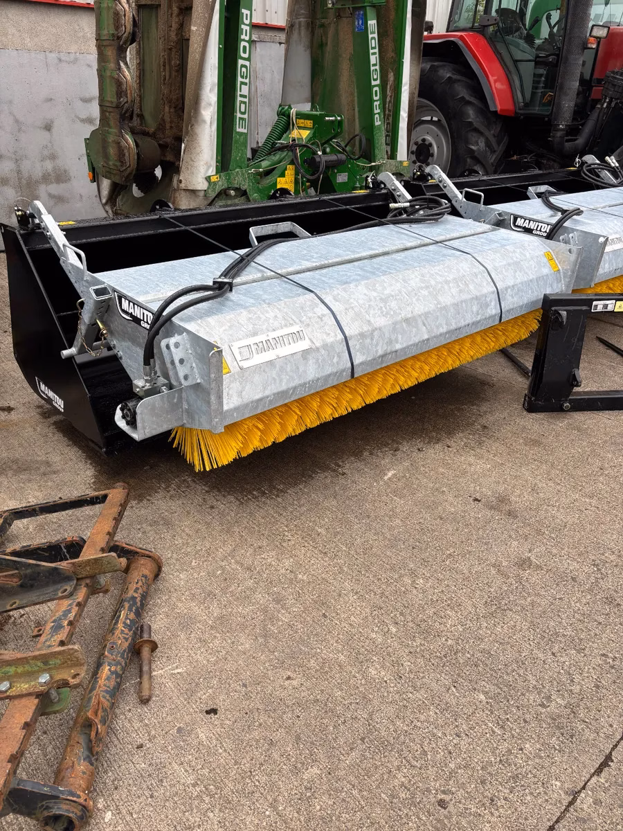 Manitou Bucket Sweeper with 2.2m Brush for Sale