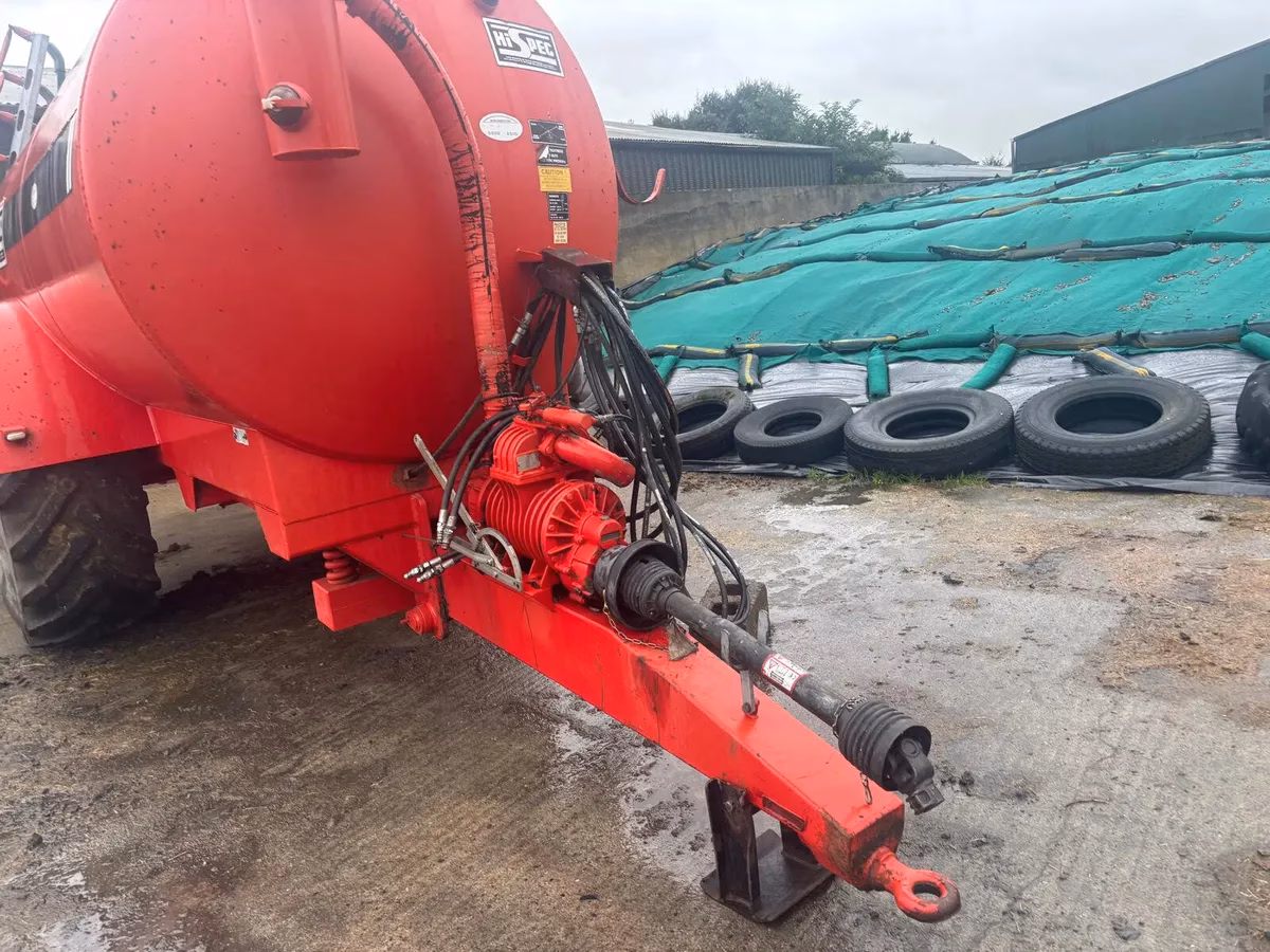 Used Hi-Spec 1800G Tank with 7.7m Dribble Bar - Image 3